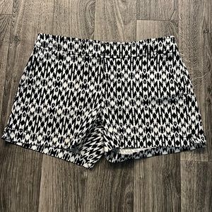 Shorts with button closure